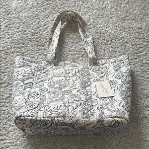 Universal Thread floral quilted tote bag NWT